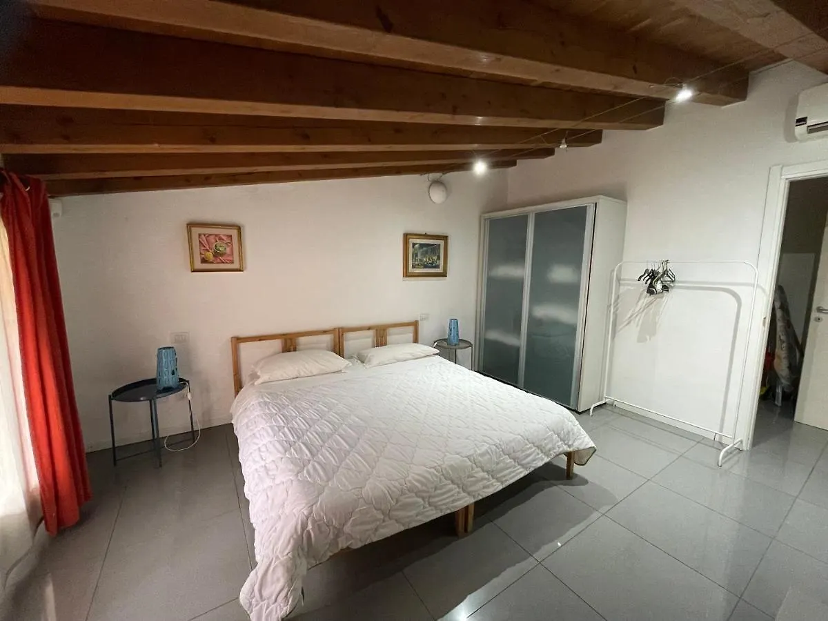 Milano Canal Apartments 0*, Milan Italy