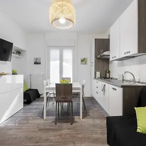 Apartment Stayeasy Filzi11 - 3 Bedrooms, 2 Baths - Station, Milan